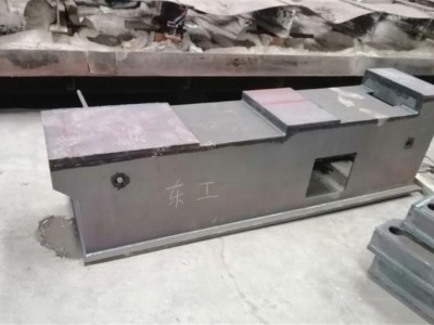 特大型打砂設(shè)備，對(duì)所有特大型金屬件表面打砂清除表面雜質(zhì)