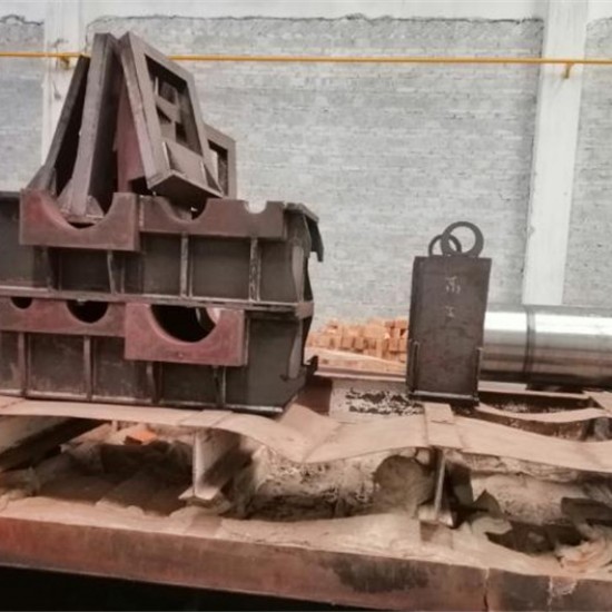 特大型打砂設備，對所有特大型金屬件表面打砂清除表面雜質(zhì)
